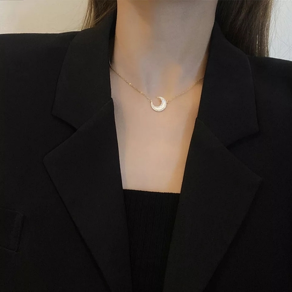 NEW 14k Gold Sea Shell Crescent Moon Necklace π - Picture 10 of 16